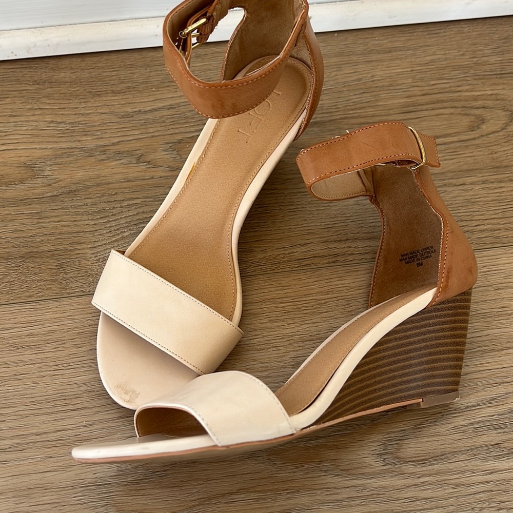 Loft wedge sandal size 8